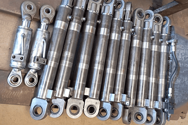 usinagem de peças em cilindros hidráulicos